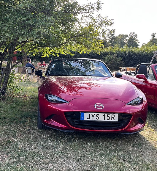Mazda MX-5 3 of 5