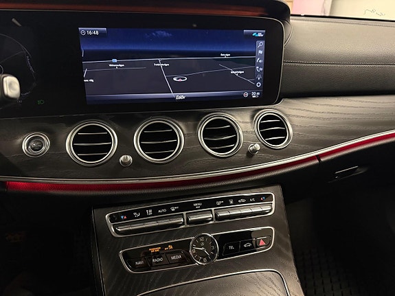 Mercedes-Benz E220 d 24 of 27