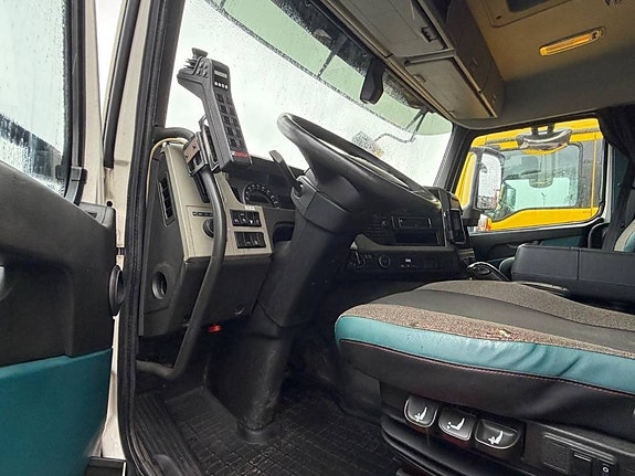 Volvo FM 6*2  Lågmilare 4 of 8