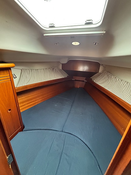 Beneteau First 31.7 LR, 2001 6 of 9