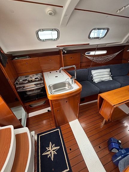 Beneteau First 31.7 LR, 2001 4 of 9