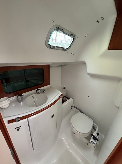 Beneteau First 31.7 LR, 2001 7 of 9