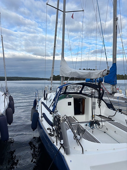 Beneteau First 31.7 LR, 2001 9 of 9