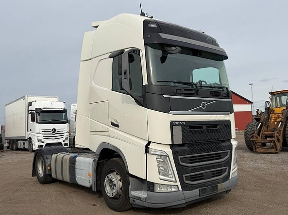 Volvo FH 4X2 2 of 12