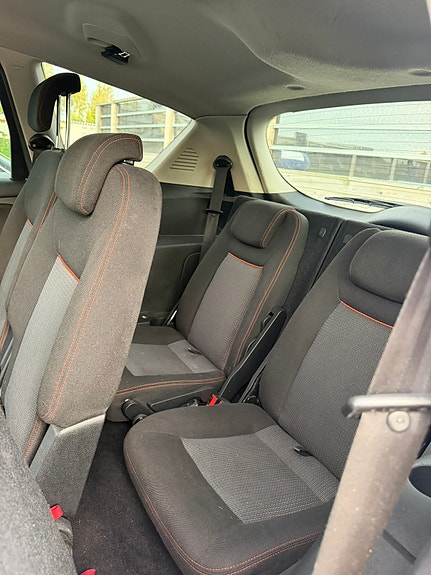 Ford S-MAX 7 of 7