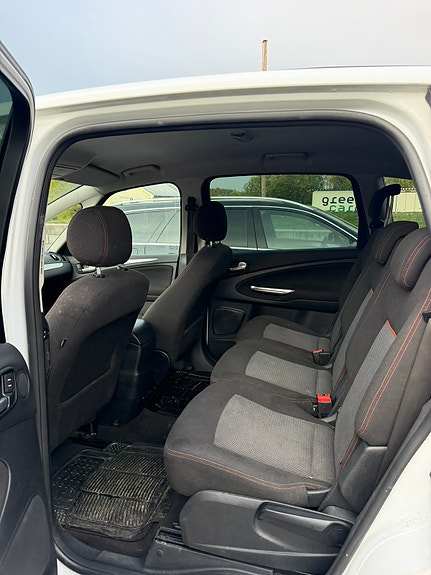 Ford S-MAX 6 of 7