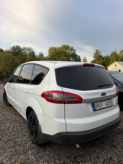Ford S-MAX 3 of 7