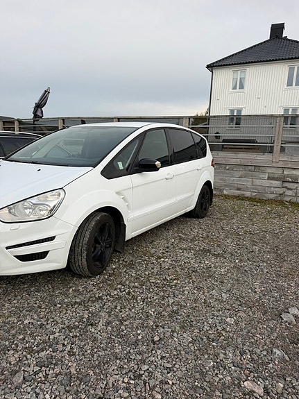 Ford S-MAX 4 of 7