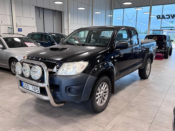 Toyota HiLux 3 of 12