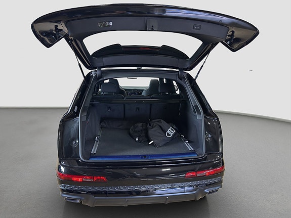 Audi Q7 9 of 19