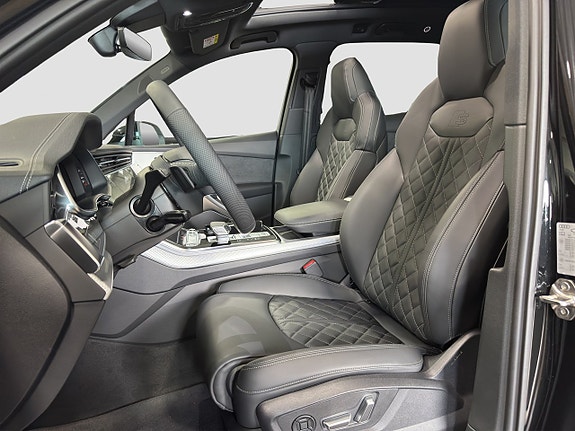Audi Q7 12 of 19