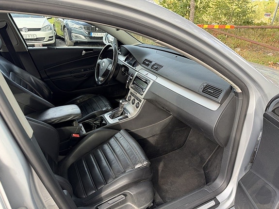 Volkswagen Passat 16 of 19