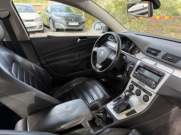 Volkswagen Passat 13 of 19