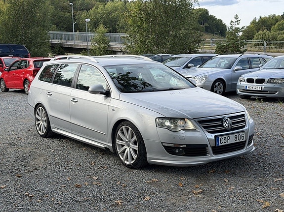 Volkswagen Passat 2 of 19