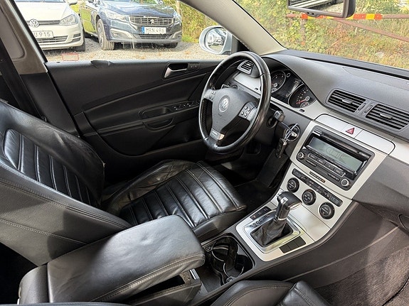 Volkswagen Passat 14 of 19