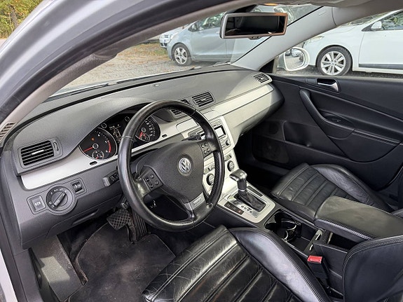 Volkswagen Passat 12 of 19
