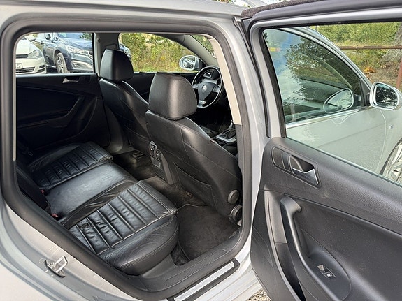 Volkswagen Passat 18 of 19