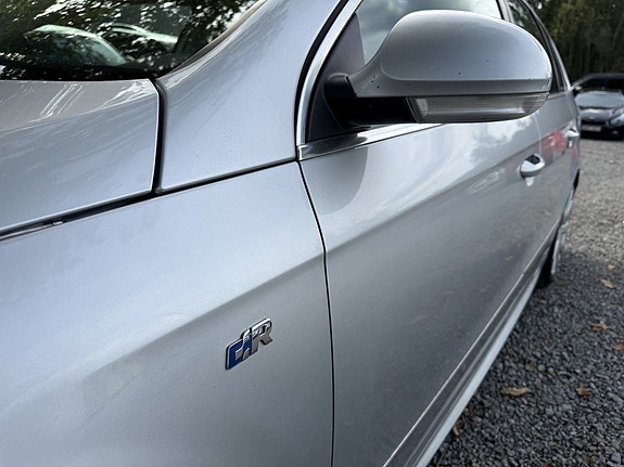 Volkswagen Passat 10 of 19