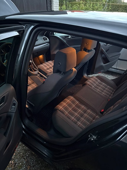 Volkswagen Golf VI 7 of 9