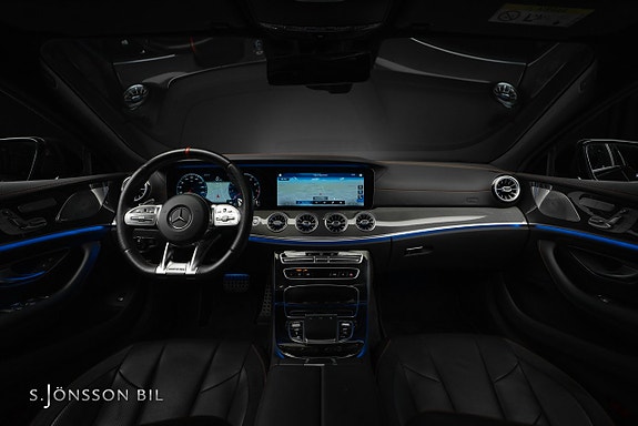 Mercedes-Benz CLS53 21 of 23