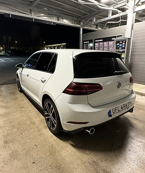 Volkswagen Golf VII 4 of 6