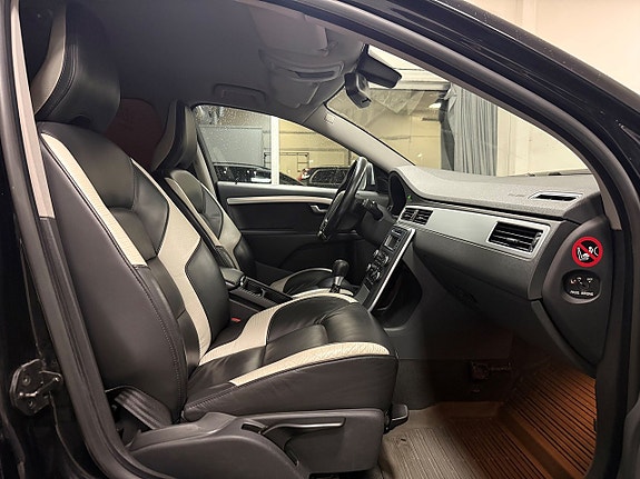 Volvo V70 5 of 22