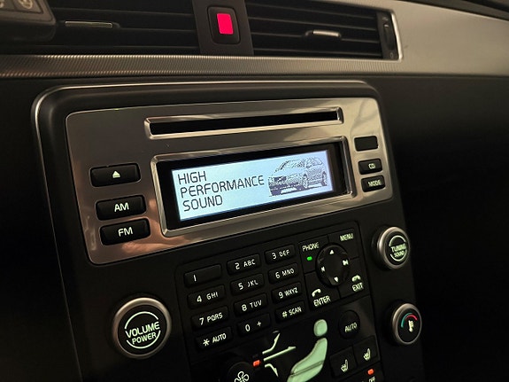 Volvo V70 13 of 22