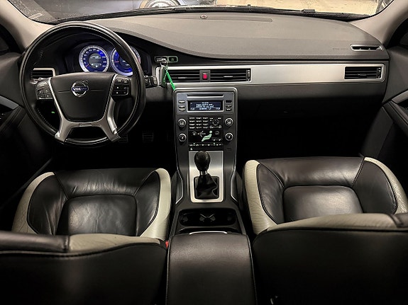 Volvo V70 12 of 22