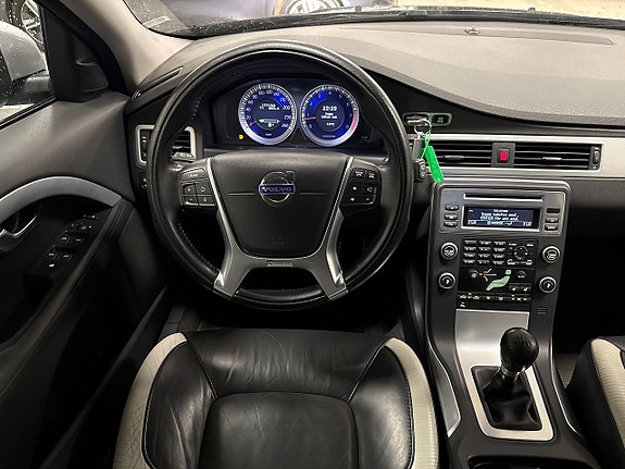 Volvo V70 9 of 22