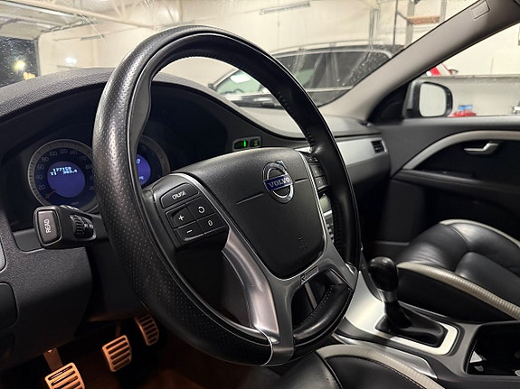 Volvo V70 4 of 22