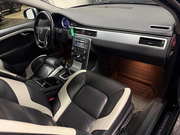 Volvo V70 11 of 22