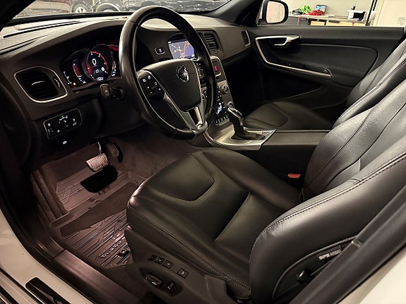 Volvo V60 6 of 24