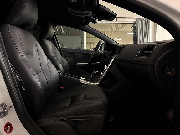 Volvo V60 5 of 24