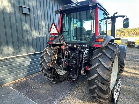 Valtra A72 FRONTLYFT 3 of 5