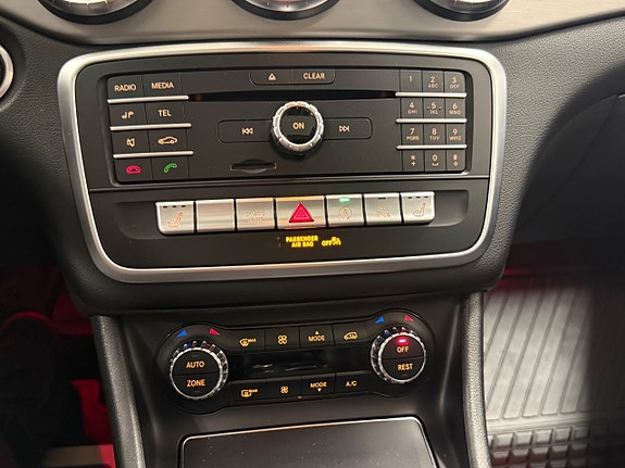Mercedes-Benz CLA200 d 26 of 27