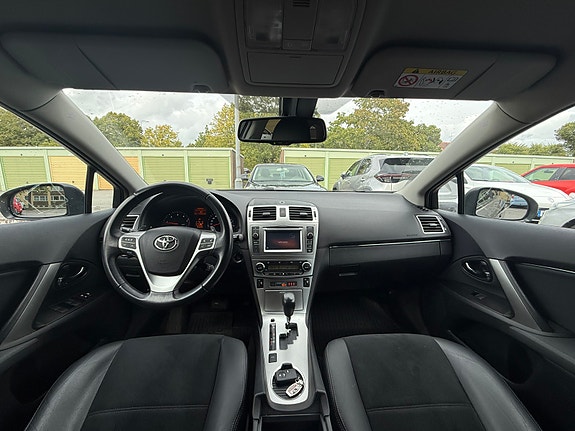 Toyota Avensis 10 of 15