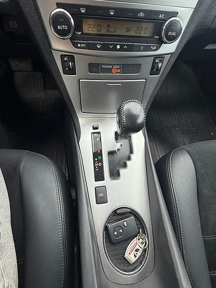 Toyota Avensis 11 of 15