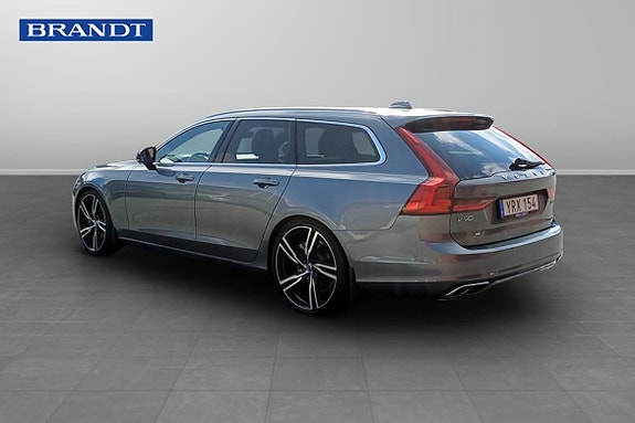 Volvo V90 2 of 9