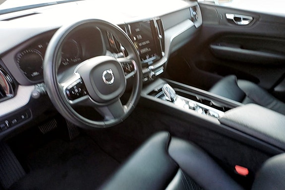 Volvo XC60 5 of 9