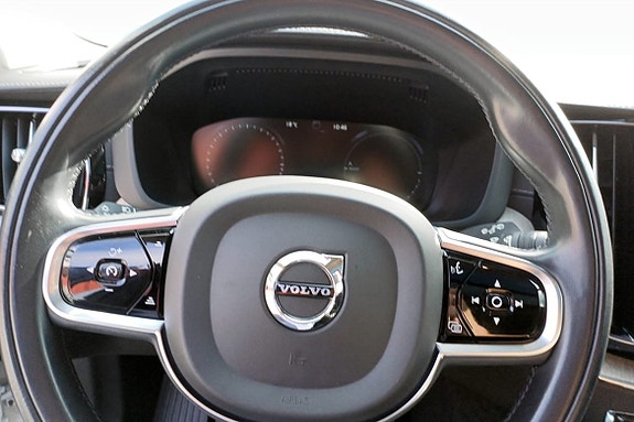 Volvo XC60 7 of 9