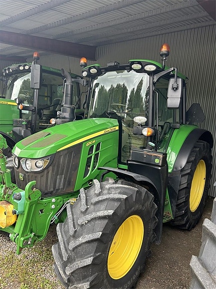 John Deere 6110M AP TRAKTOR FR.LYFT PTO 3 of 6
