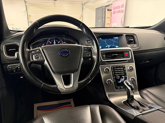 Volvo V60 Cross Country 7 of 27