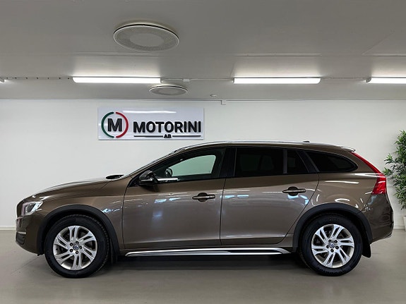 Volvo V60 Cross Country 4 of 27