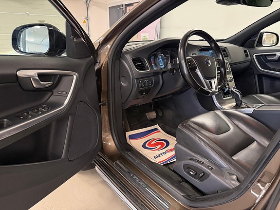 Volvo V60 Cross Country 6 of 27