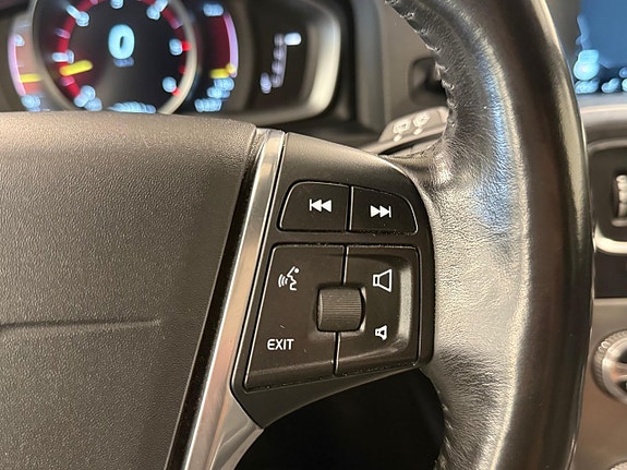Volvo V60 Cross Country 25 of 27