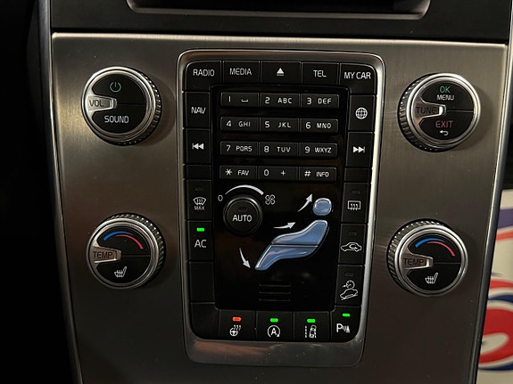 Volvo V60 Cross Country 23 of 27