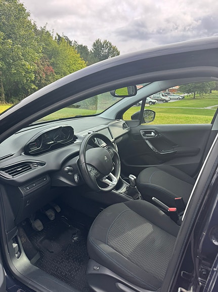 Peugeot 208 11 of 14