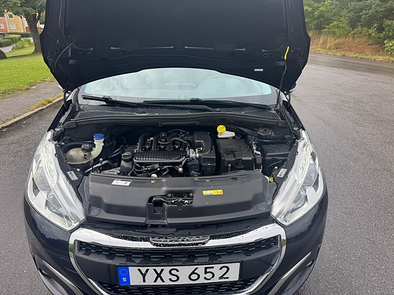 Peugeot 208 14 of 14