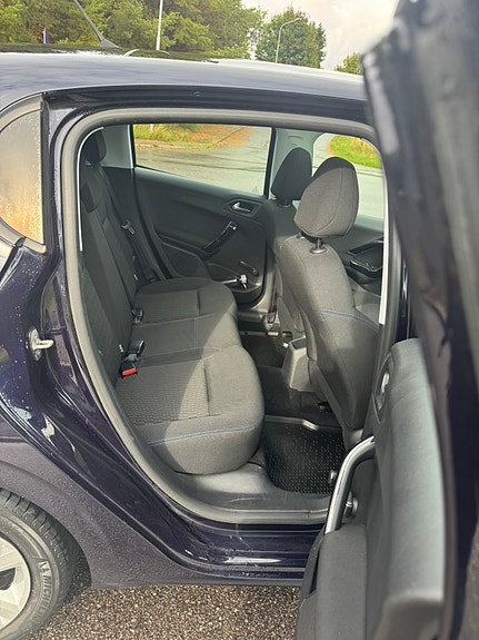 Peugeot 208 6 of 14