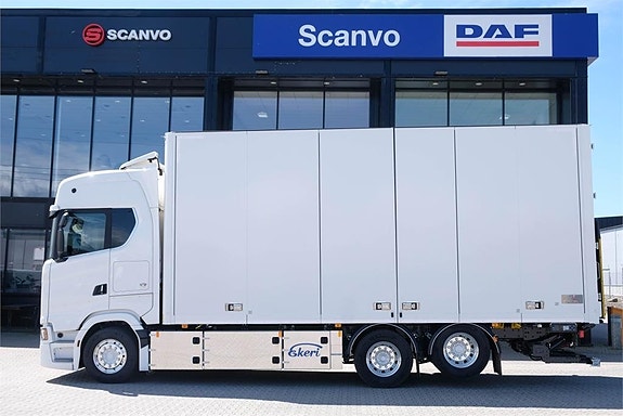 Scania S660 V8 6x2 Ekeri skåpbil - öppningsbar sida och d 2 of 14